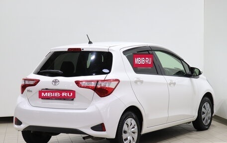 Toyota Vitz, 2019 год, 880 000 рублей, 5 фотография