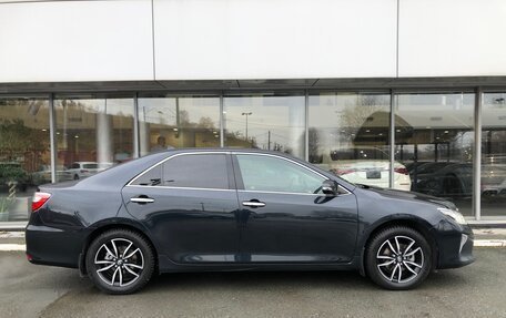Toyota Camry, 2018 год, 2 125 000 рублей, 1 фотография