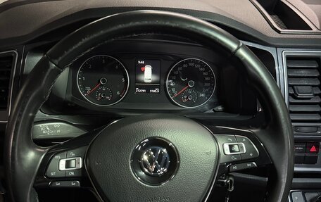 Volkswagen Multivan T6 рестайлинг, 2019 год, 4 200 000 рублей, 12 фотография