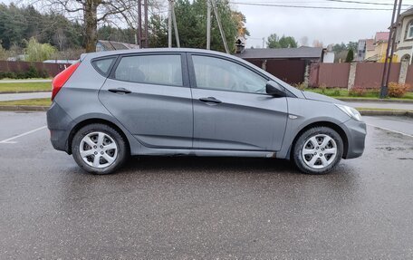 Hyundai Solaris II рестайлинг, 2011 год, 600 000 рублей, 2 фотография