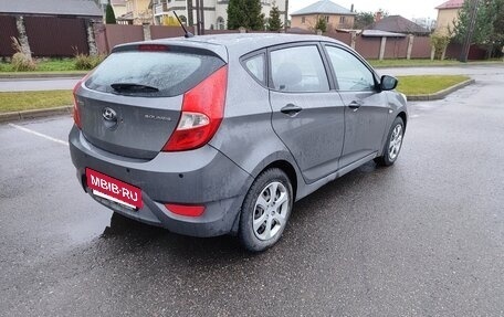 Hyundai Solaris II рестайлинг, 2011 год, 600 000 рублей, 3 фотография