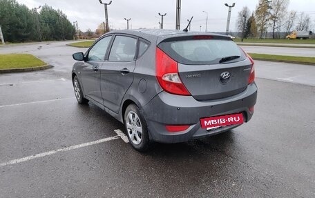 Hyundai Solaris II рестайлинг, 2011 год, 600 000 рублей, 5 фотография