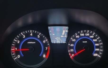 Hyundai Solaris II рестайлинг, 2011 год, 600 000 рублей, 10 фотография