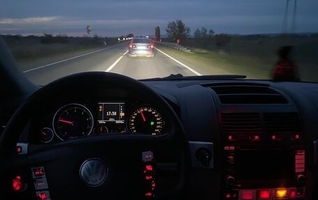 Volkswagen Touareg III, 2004 год, 499 999 рублей, 10 фотография