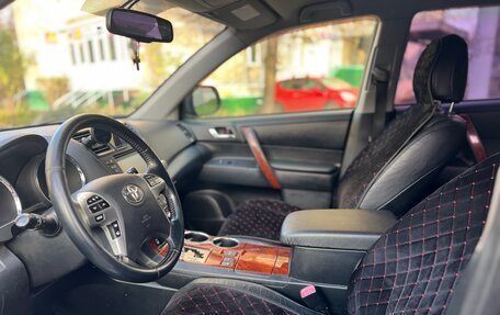 Toyota Highlander III, 2011 год, 1 860 000 рублей, 8 фотография