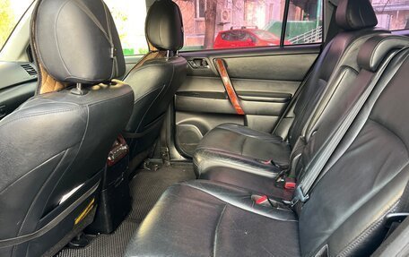 Toyota Highlander III, 2011 год, 1 860 000 рублей, 9 фотография