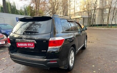 Toyota Highlander III, 2011 год, 1 860 000 рублей, 3 фотография