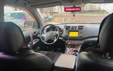 Toyota Highlander III, 2011 год, 1 860 000 рублей, 12 фотография