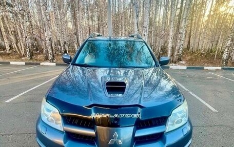 Mitsubishi Outlander III рестайлинг 3, 2007 год, 1 099 999 рублей, 2 фотография