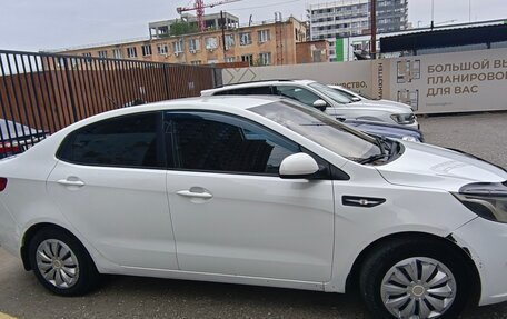 KIA Rio III рестайлинг, 2013 год, 550 000 рублей, 2 фотография