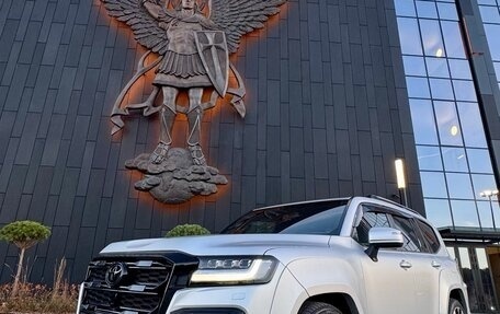 Toyota Land Cruiser, 2022 год, 13 800 000 рублей, 2 фотография