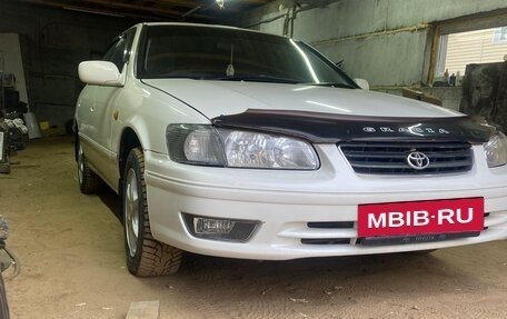 Toyota Camry, 2001 год, 390 000 рублей, 2 фотография