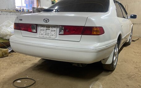 Toyota Camry, 2001 год, 390 000 рублей, 4 фотография