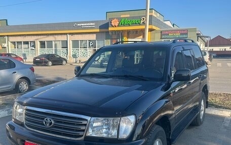 Toyota Land Cruiser 100 рестайлинг 2, 2004 год, 3 290 000 рублей, 1 фотография