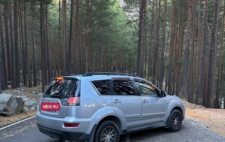 Mitsubishi Outlander III рестайлинг 3, 2011 год, 1 450 000 рублей, 4 фотография