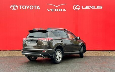 Toyota RAV4, 2018 год, 2 490 000 рублей, 4 фотография