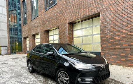 Toyota Corolla, 2018 год, 1 900 000 рублей, 6 фотография