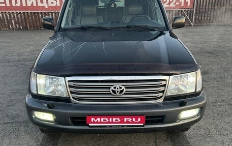 Toyota Land Cruiser 100 рестайлинг 2, 2004 год, 3 290 000 рублей, 4 фотография