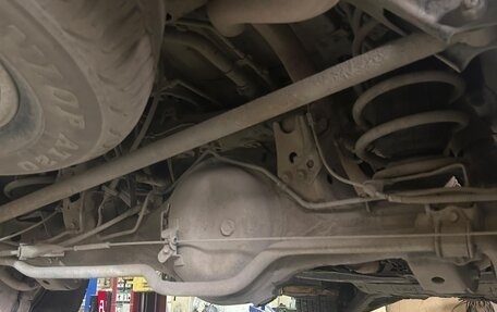 Toyota Land Cruiser 100 рестайлинг 2, 2004 год, 3 290 000 рублей, 22 фотография