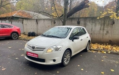 Toyota Auris II, 2011 год, 900 000 рублей, 1 фотография
