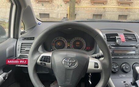 Toyota Auris II, 2011 год, 900 000 рублей, 8 фотография