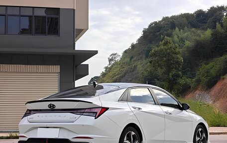 Hyundai Elantra, 2022 год, 1 900 000 рублей, 6 фотография