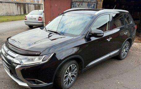 Mitsubishi Outlander III рестайлинг 3, 2015 год, 1 750 000 рублей, 4 фотография
