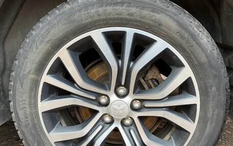 Mitsubishi Outlander III рестайлинг 3, 2015 год, 1 750 000 рублей, 9 фотография