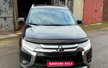 Mitsubishi Outlander III рестайлинг 3, 2015 год, 1 750 000 рублей, 3 фотография