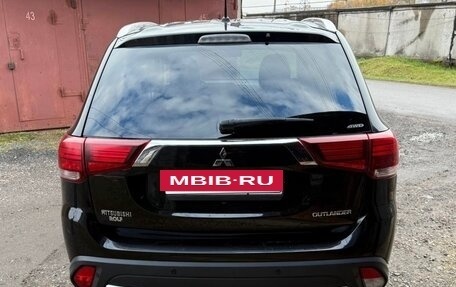 Mitsubishi Outlander III рестайлинг 3, 2015 год, 1 750 000 рублей, 7 фотография