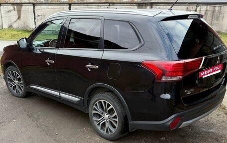 Mitsubishi Outlander III рестайлинг 3, 2015 год, 1 750 000 рублей, 6 фотография