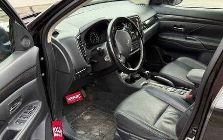 Mitsubishi Outlander III рестайлинг 3, 2015 год, 1 750 000 рублей, 12 фотография