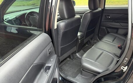 Mitsubishi Outlander III рестайлинг 3, 2015 год, 1 750 000 рублей, 19 фотография