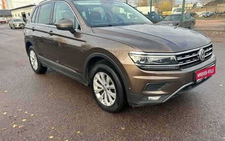 Volkswagen Tiguan II, 2018 год, 2 300 000 рублей, 1 фотография