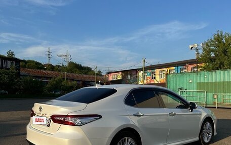 Toyota Camry, 2020 год, 2 750 000 рублей, 4 фотография