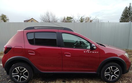 Renault Sandero II рестайлинг, 2019 год, 1 220 000 рублей, 2 фотография