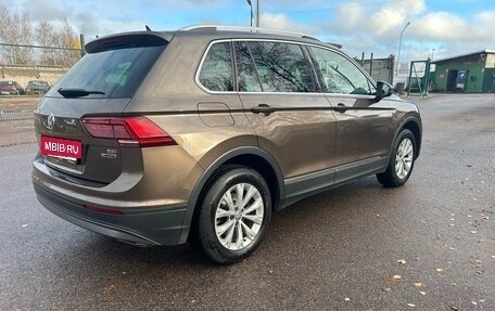 Volkswagen Tiguan II, 2018 год, 2 300 000 рублей, 6 фотография