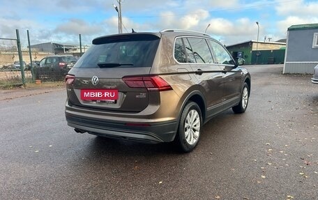 Volkswagen Tiguan II, 2018 год, 2 300 000 рублей, 7 фотография