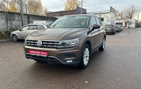 Volkswagen Tiguan II, 2018 год, 2 300 000 рублей, 8 фотография