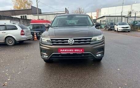 Volkswagen Tiguan II, 2018 год, 2 300 000 рублей, 10 фотография