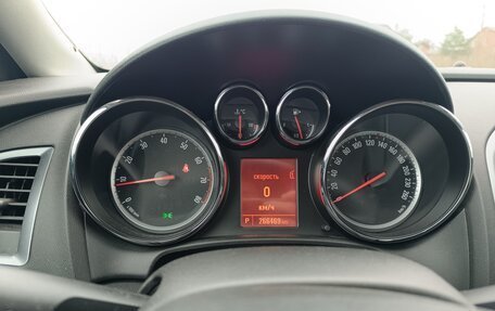 Opel Astra J, 2013 год, 590 000 рублей, 9 фотография