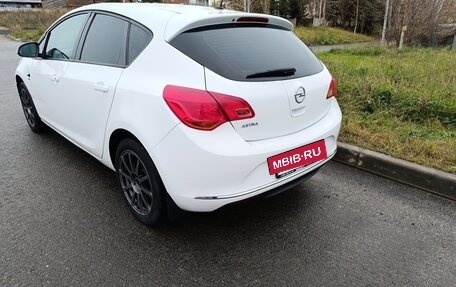 Opel Astra J, 2013 год, 590 000 рублей, 3 фотография