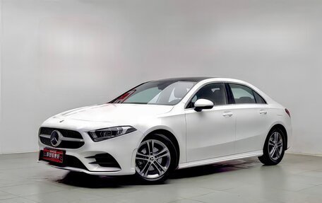 Mercedes-Benz A-Класс, 2022 год, 2 390 000 рублей, 3 фотография