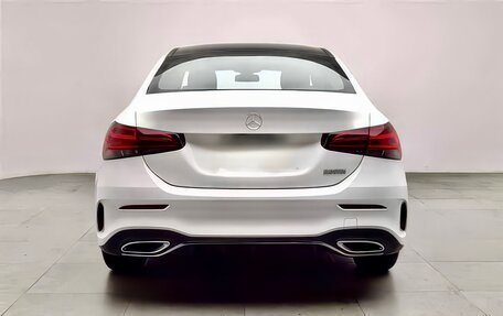 Mercedes-Benz A-Класс, 2022 год, 2 390 000 рублей, 2 фотография