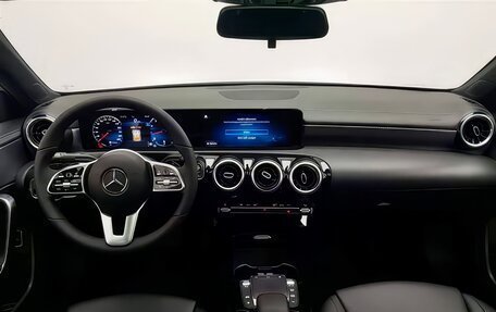 Mercedes-Benz A-Класс, 2022 год, 2 390 000 рублей, 6 фотография