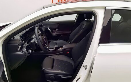 Mercedes-Benz A-Класс, 2022 год, 2 390 000 рублей, 8 фотография