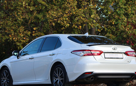 Toyota Camry, 2022 год, 3 800 000 рублей, 4 фотография