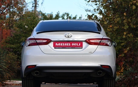 Toyota Camry, 2022 год, 3 800 000 рублей, 5 фотография