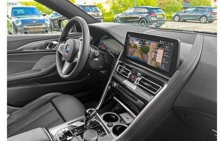 BMW 8 серия, 2022 год, 6 700 000 рублей, 13 фотография