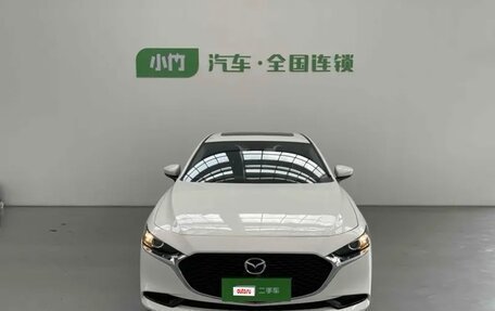 Mazda 3, 2022 год, 2 100 000 рублей, 3 фотография